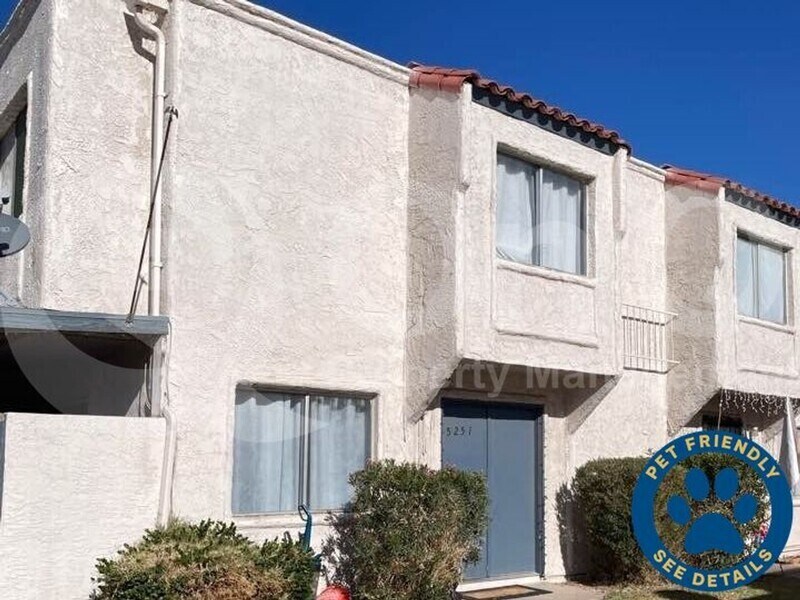 Primary Photo - 5251 N 42nd Ln