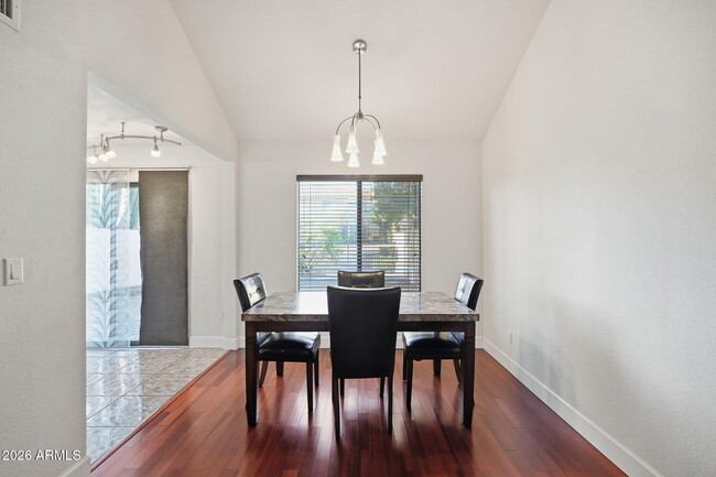 Building Photo - 1736 N Sierra Vista Dr