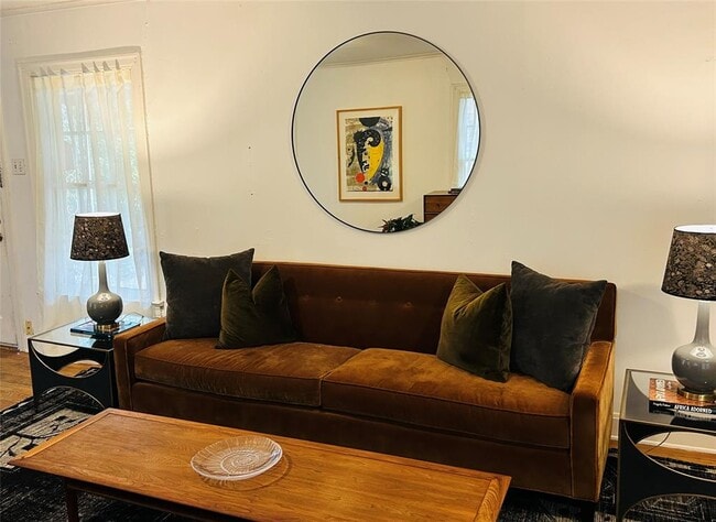 Foto del edificio - 1206 Marshall Ln