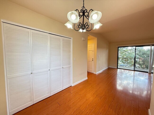 Foto del edificio - Fremont- Newly Upgraded, 2 Bed 2 Bath Cond...