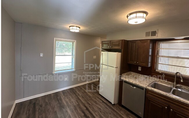 Foto del edificio - 4325 Merlcrest Cove
