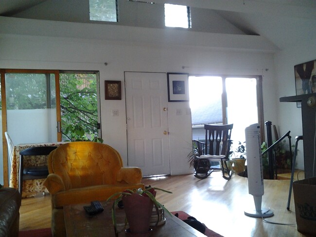 Sala de estar - 812 N Noble St