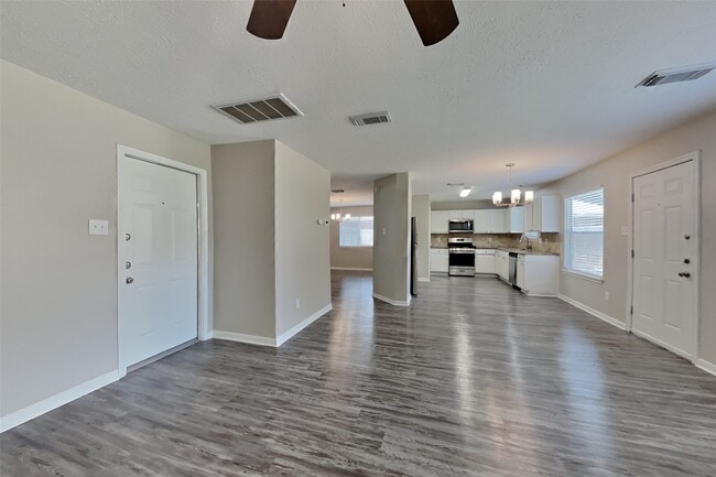 Building Photo - 1227 Caraquet Dr