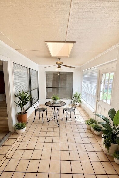 Foto del edificio - 700 Retriever Ln