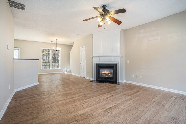 Building Photo - 2894 Regent Walk Dr