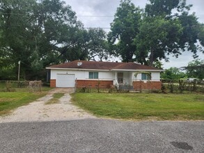 Building Photo - 402 Poplar