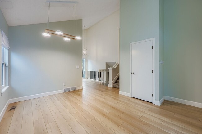 Foto del edificio - 3435 Mountainside Dr