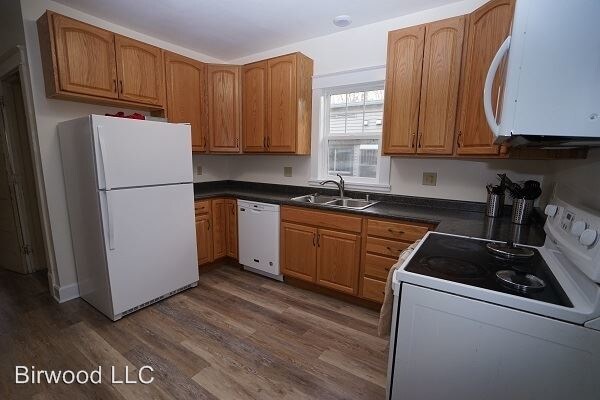 Building Photo - 4 br, 1 bath Apartment - 116 S. Orchard St.