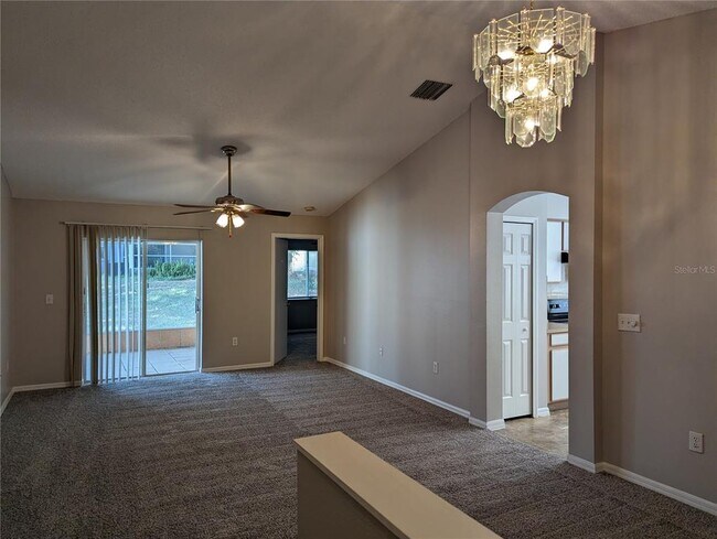 Foto del edificio - 3120 Summer House Dr