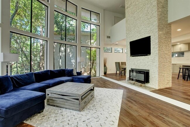 Building Photo - 201 Vanderpool Ln