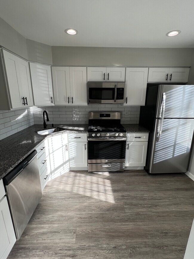 Photo - 302 Fountain Hall Ct House