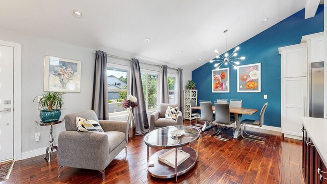 Building Photo - CHARMING 4BED/4BATH SPLIT-LEVEL HOME IN HA...