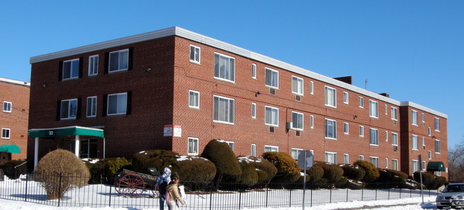 Building Photo - Carriage Place West End