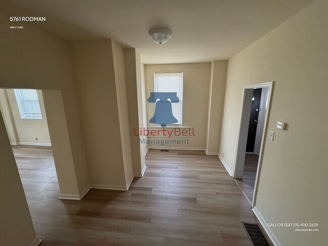 Foto del edificio - 5761 Rodman St