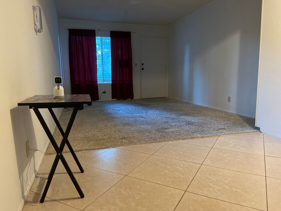 Foto principal - 9645 Spyglass Ave