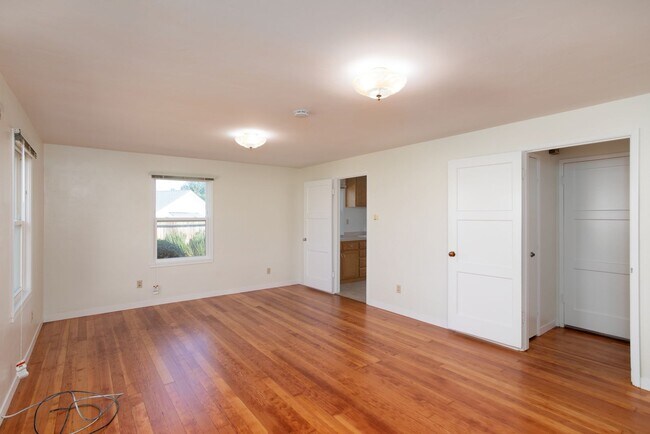 Building Photo - Make new memories in your new home, available for rent now!