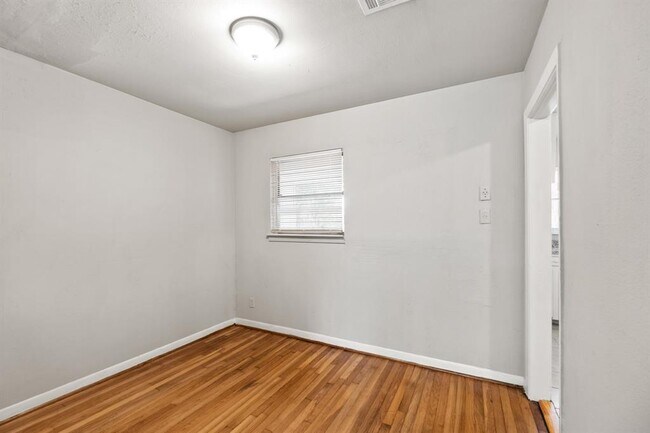 Foto del edificio - 2722 Dragonwick Dr