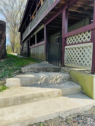 Building Photo - 152 Forest Glen Rd