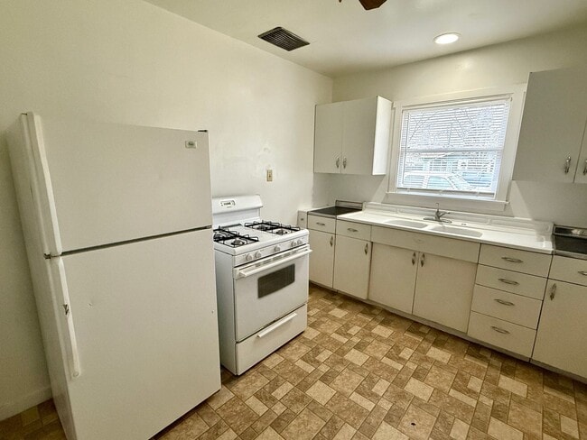 Building Photo - Coming Soon!