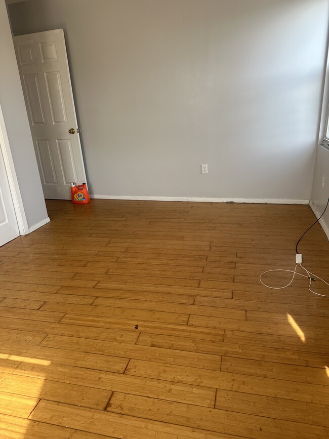 Building Photo - 9202 Avenue K