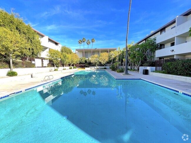 Building Photo - Paradise Gardens Apartment Homes