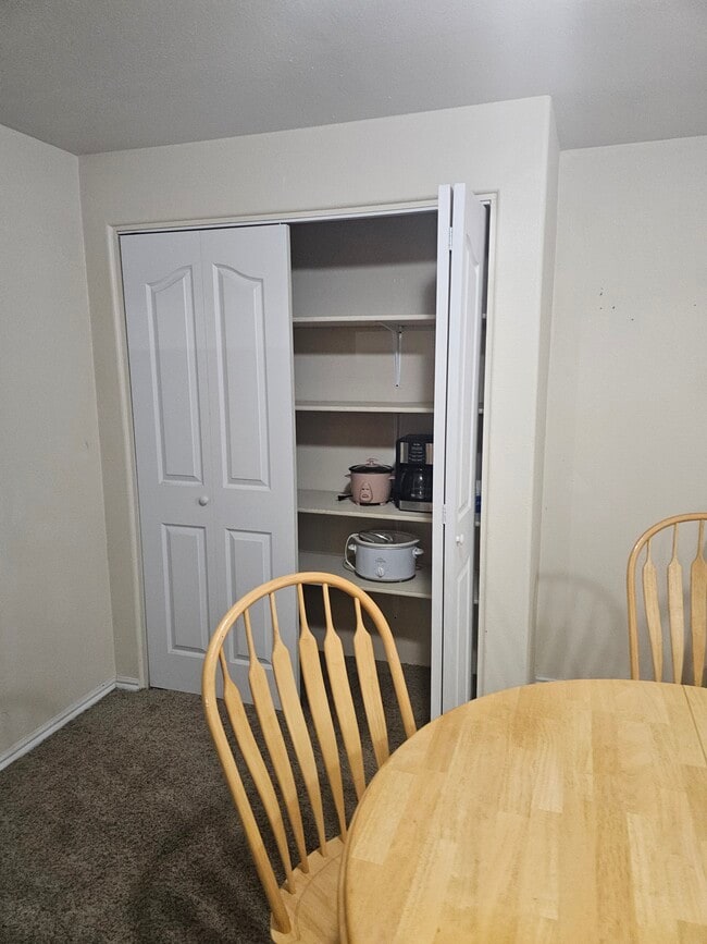 Building Photo - 713 S 1850 W