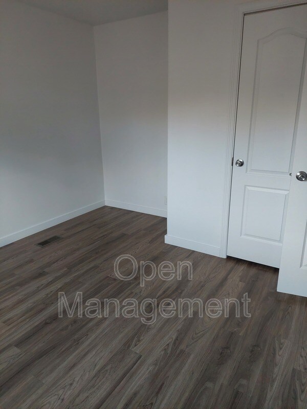 Building Photo - 93 Park Rd