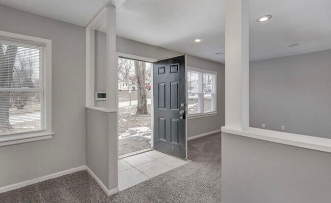 Foto del edificio - COMING SOON! 3 Bed 1 Bath Home! $1350.00
