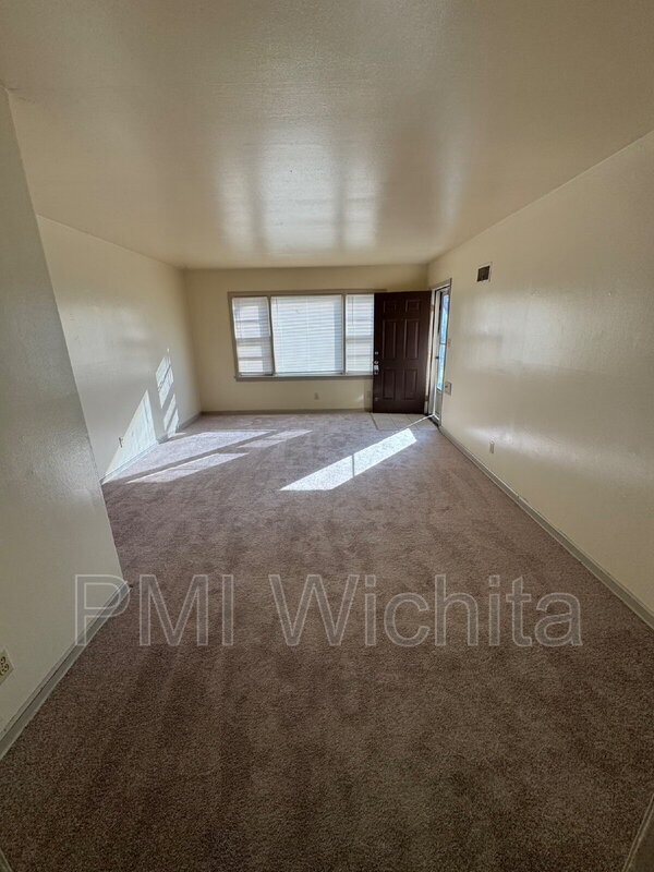 Foto del edificio - 6124 E Harry St