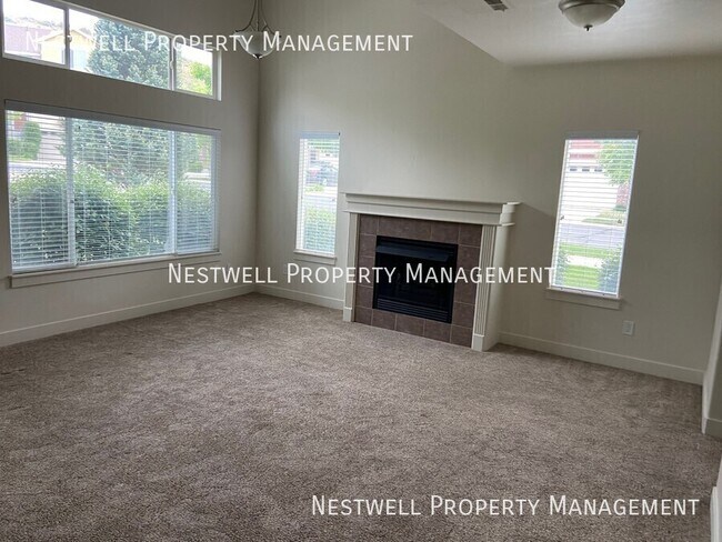 Building Photo - Beautiful 3-bed Townhome in Sandy