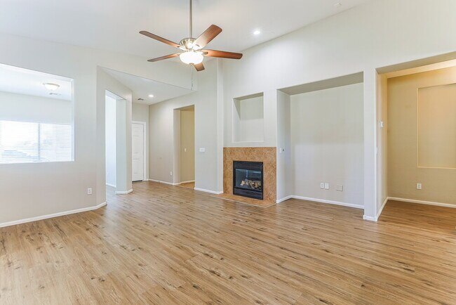 Building Photo - 3316 S 71st Ave