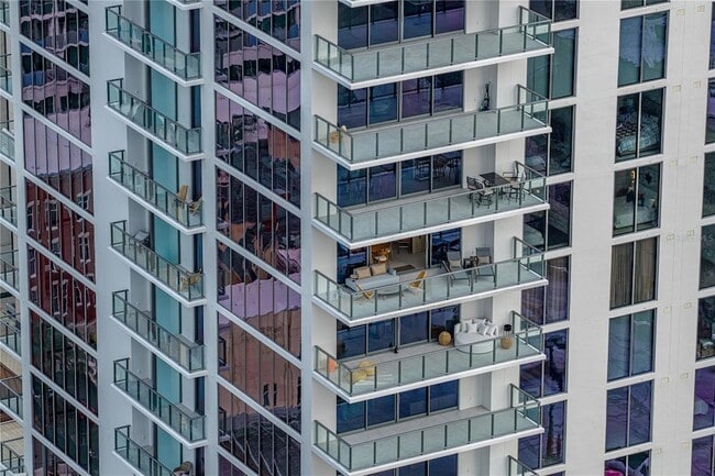 Foto del edificio - 275 1st Ave S