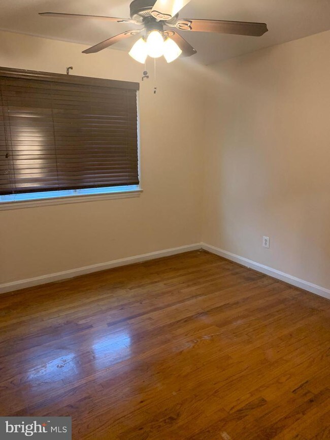 Foto del edificio - 2527 Colebrooke Dr