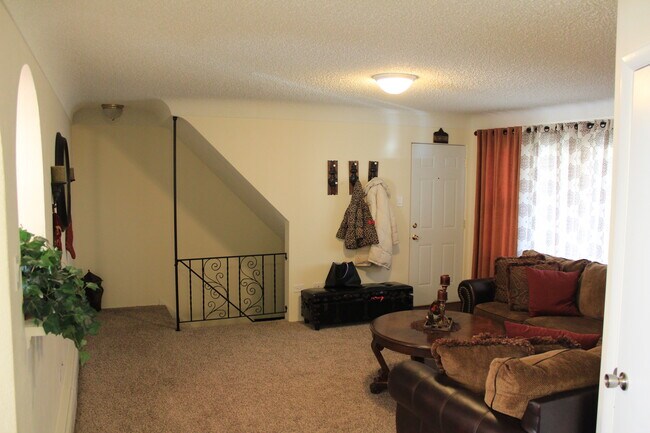 Foto del edificio - 14455 Jefferson Ave