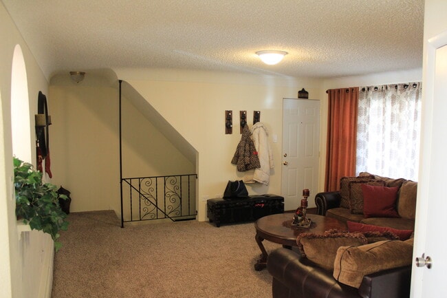 Building Photo - 14455 Jefferson Ave