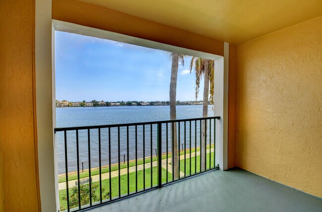 Foto del edificio - 180 Yacht Club Way