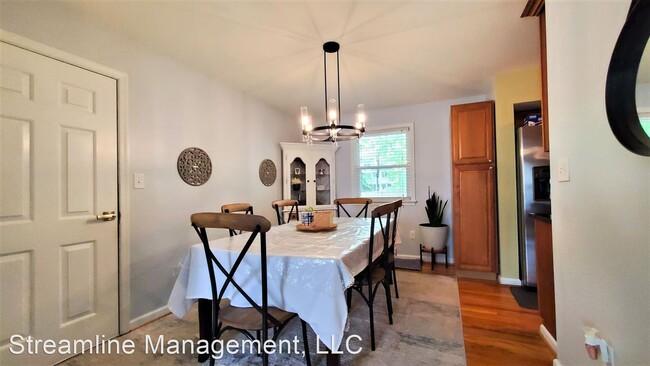Foto del edificio - 4 br, 3.5 bath House - 4501 Bel Pre Road
