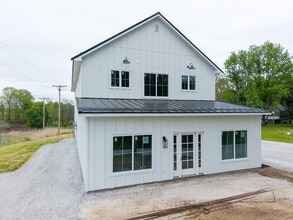 Building Photo - 305 Central St