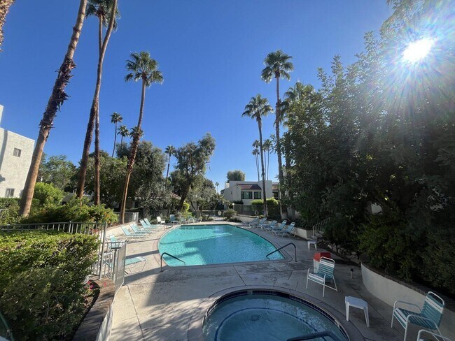 Foto del edificio - 1725 N Vía Miraleste