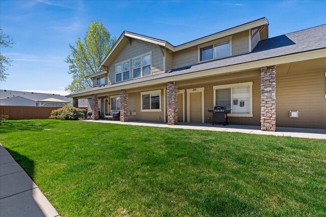 Building Photo - 9824 W Rosecroft Ct