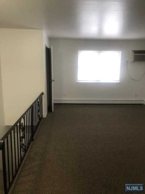 Building Photo - 401 Undercliff Ave