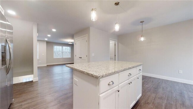 Building Photo - 83 Pulaski St