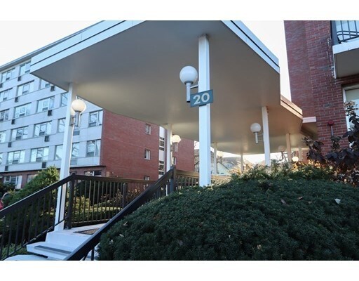 Building Photo - 20 Hammond Pond Pkwy