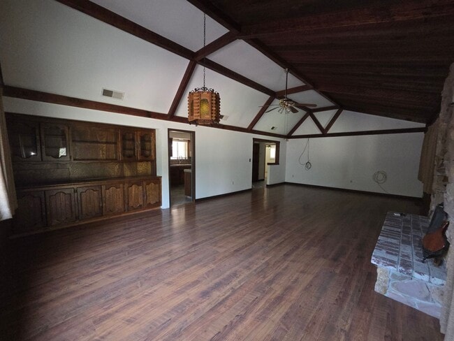 Building Photo - Herald Ranchette