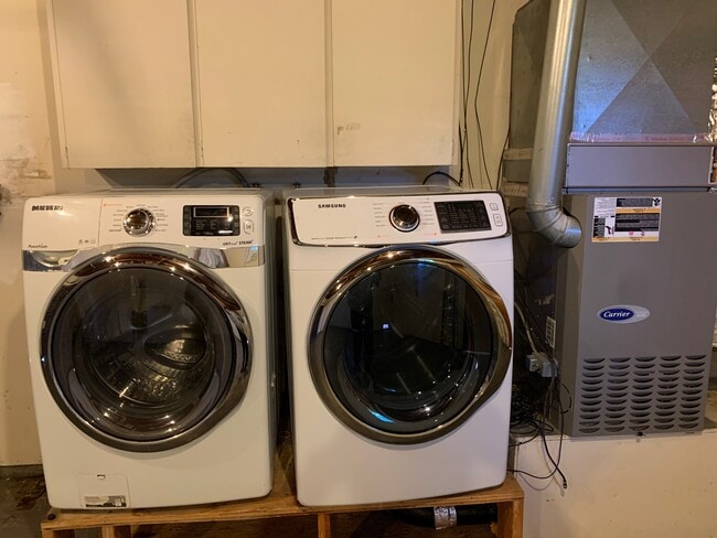 washer and dryer in garage - 101 Wayne Ct