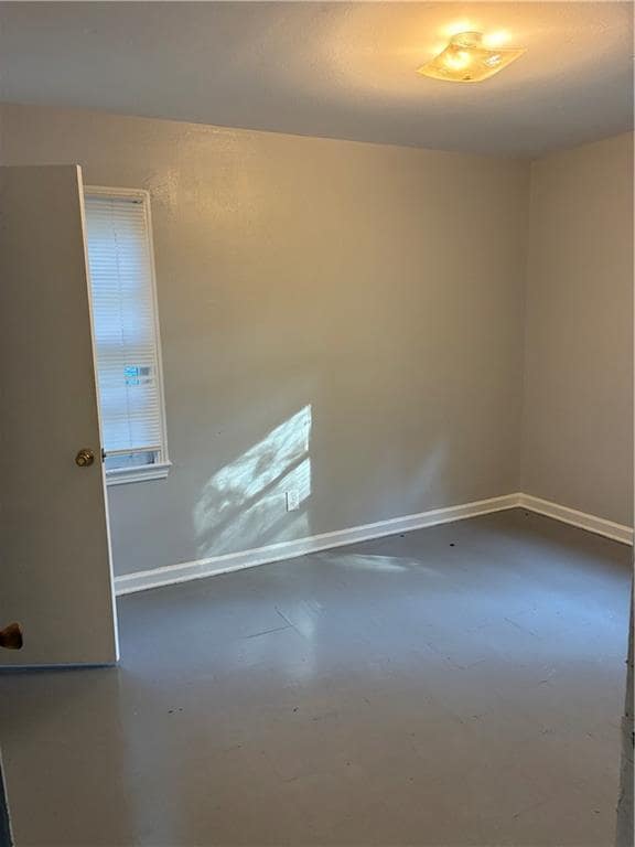 Building Photo - 613 Wesley Ln E