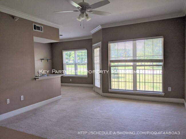 Building Photo - 11609 Tomahawk Creek - Spacious 1 Bedroom!