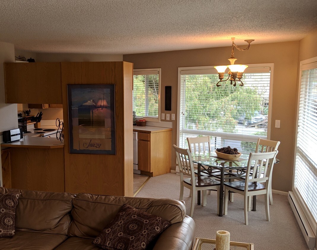 Dining Kitchen - 68574 E Fairway Estates Rd