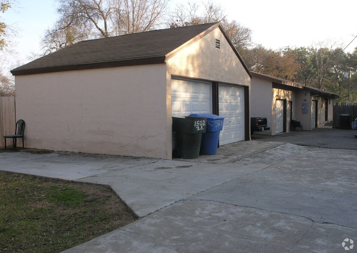 Foto del edificio - 826-838 Carmelita Ave