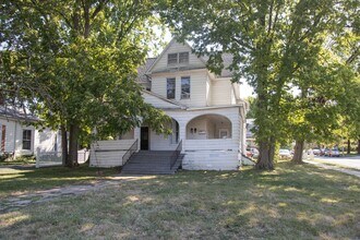 Building Photo - 116 S College Ave